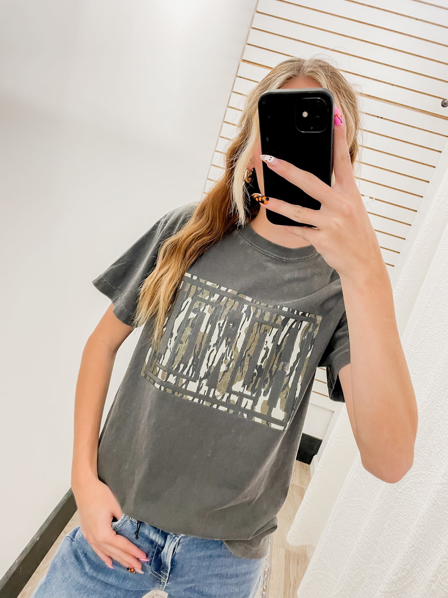 Howdy Bottomlands Graphic Tee