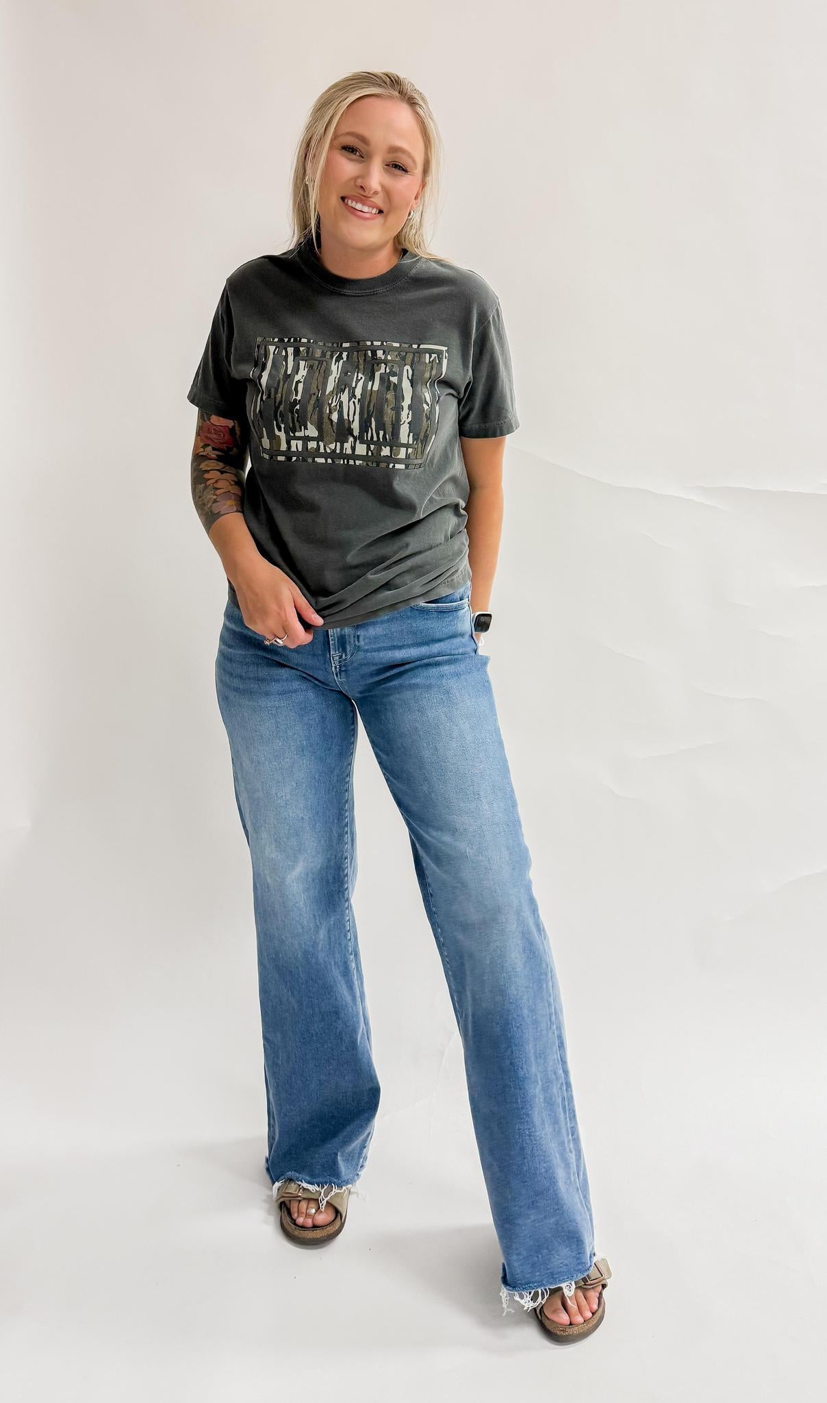 Howdy Bottomlands Graphic Tee