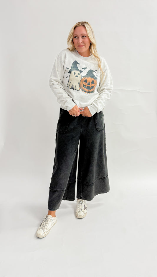 Spooky Besties Graphic Crewneck Sweatshirt