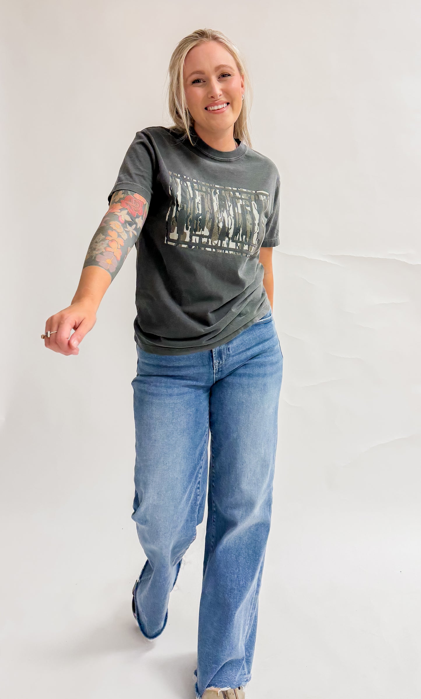 Howdy Bottomlands Graphic Tee