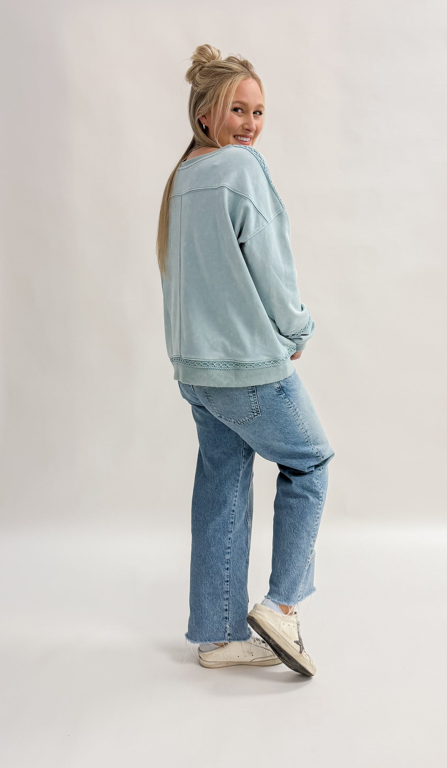 Douglas Dr. Pullover